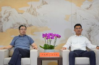 澧縣縣委書(shū)記王啓武一(yī)行(xíng)考察湖(hú)南(nán)萌恒 共話(huà)合作(zuò)發展新未來(lái)